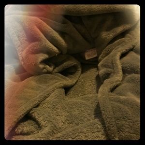 BATH AND BODY WORKS plush hodded bath robe